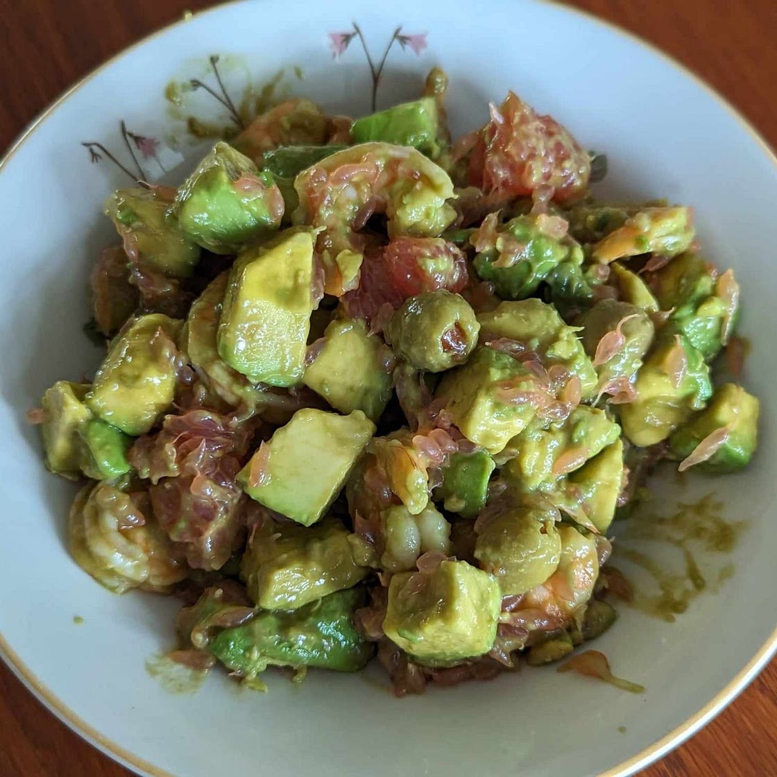 Salade de crevettes, avocat et pamplemousse