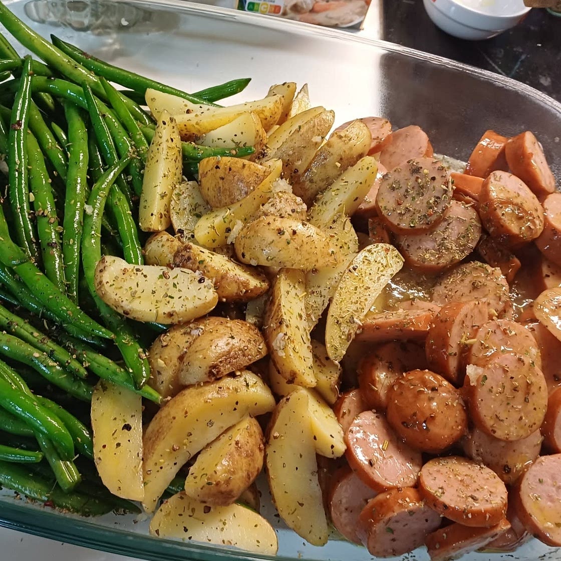 Smoked Sausage with Potatoes and Green Beans