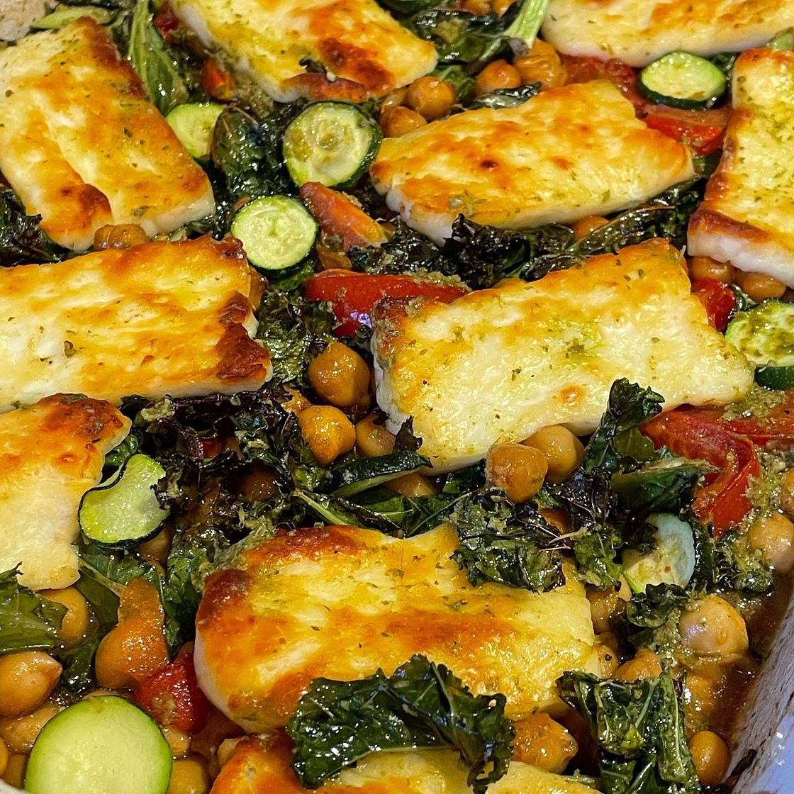 Crispy potato and halloumi bake