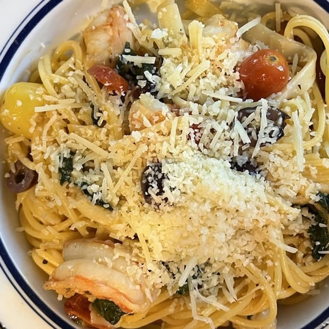 Tomato Spinach Shrimp Pasta