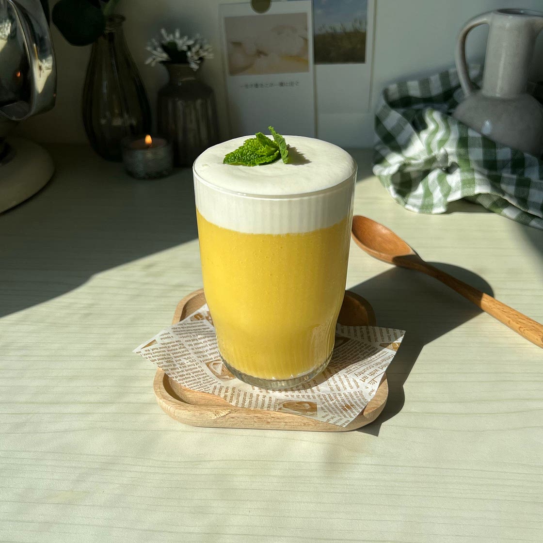 Mango & coconut smoothie