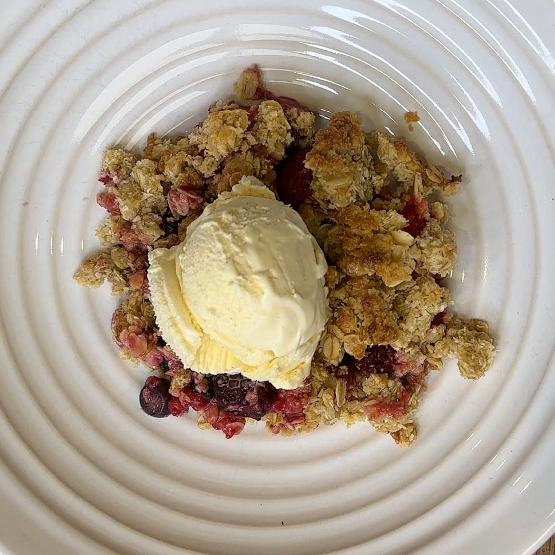 Easy Mixed Berry Crumble