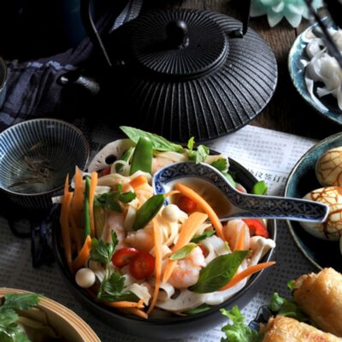 Salade japonaise aux crevettes et crudités