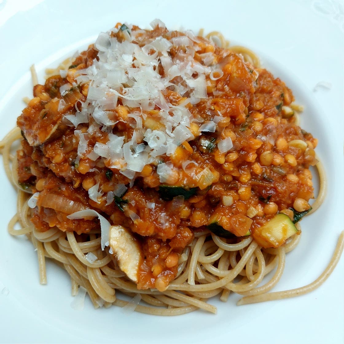 20-Minuten Rote Linsen-Bolognese