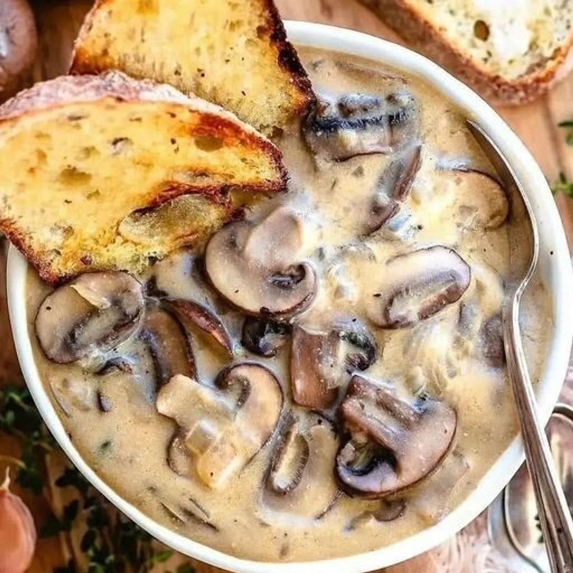 VEGAN CREAM OF MUSHROOM SOUP.,/