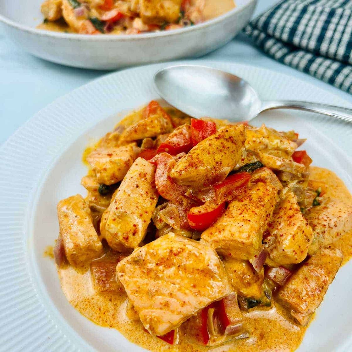Pan-fried salmon with cream