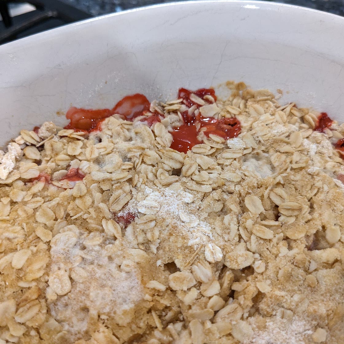 Strawberry Rhubarb Crumble