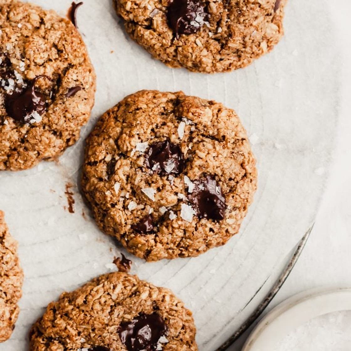Healthy Oatmeal Chocolate Chip Cookies (vegan & gluten free!)