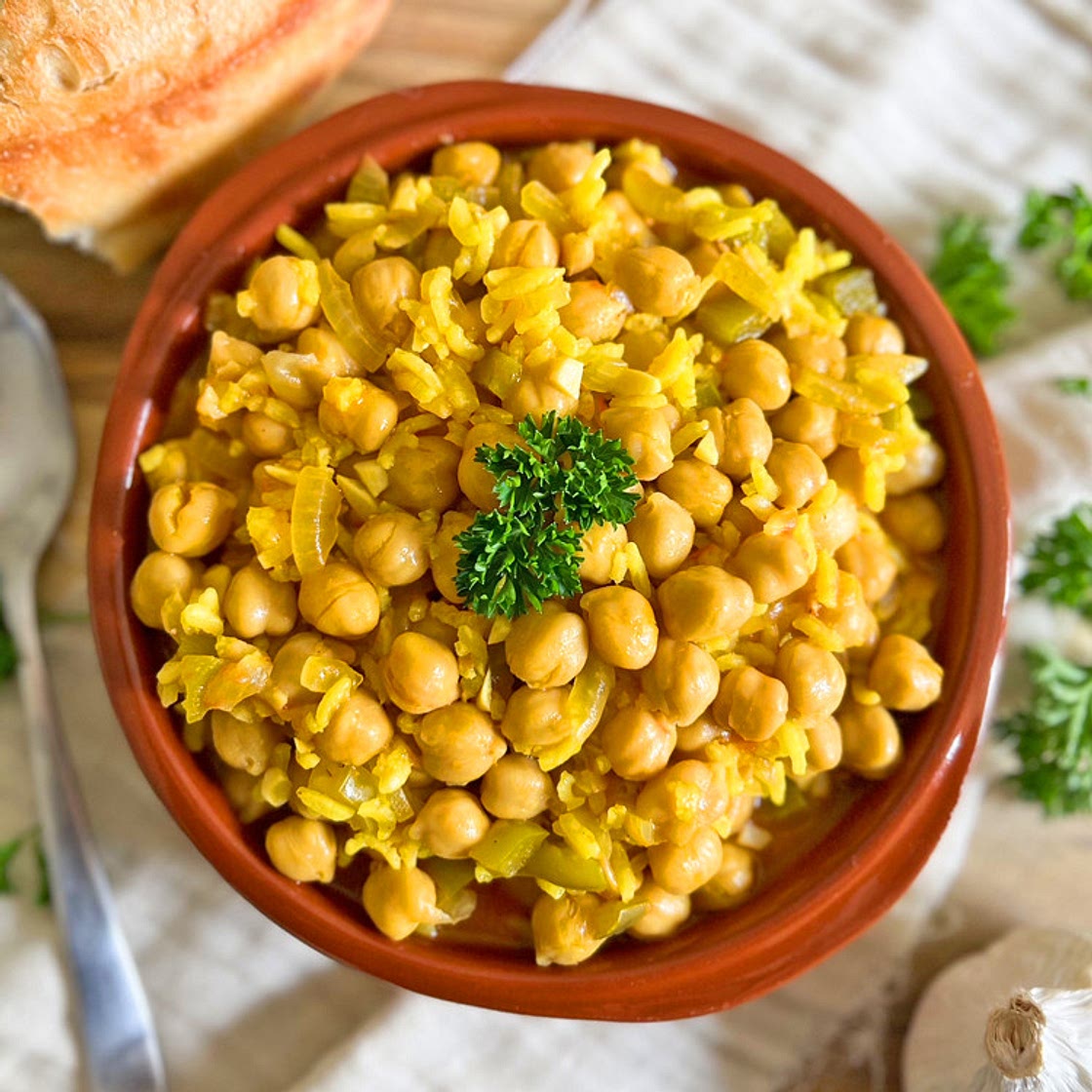 Spanish Chickpeas and Rice | Garbanzos Como Conejo