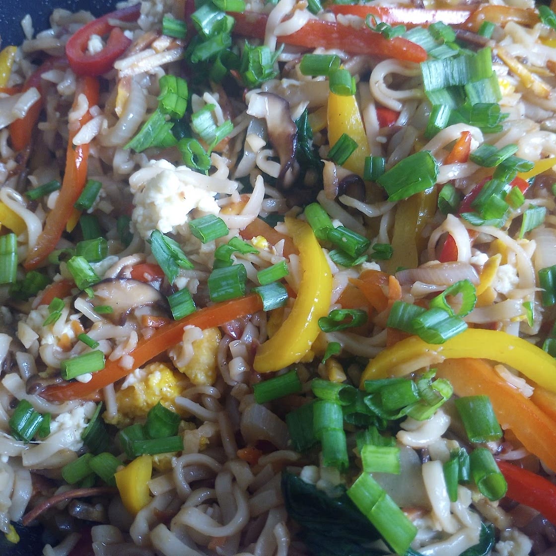 Easy Japchae (Korean glass noodle stir fry)