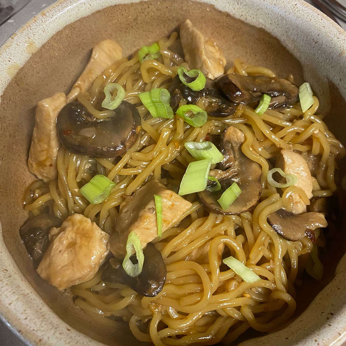 Hoisin udon with chicken & mushrooms