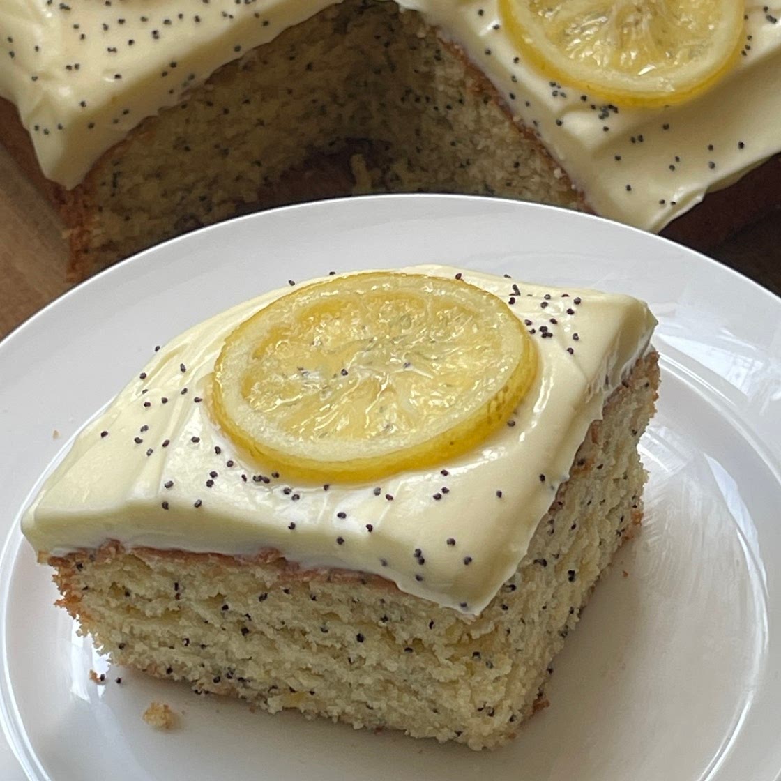 Lemon & Poppyseed Cake 🍋