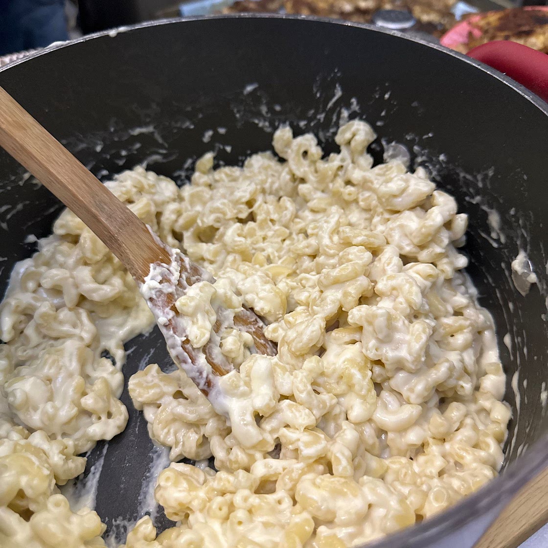 White cheddar mac n cheese (IP)
