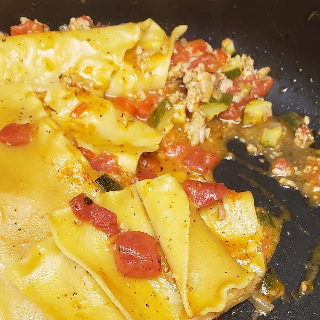 Healthier One Pot Skillet Lasagna: a 30 Minute Meal!