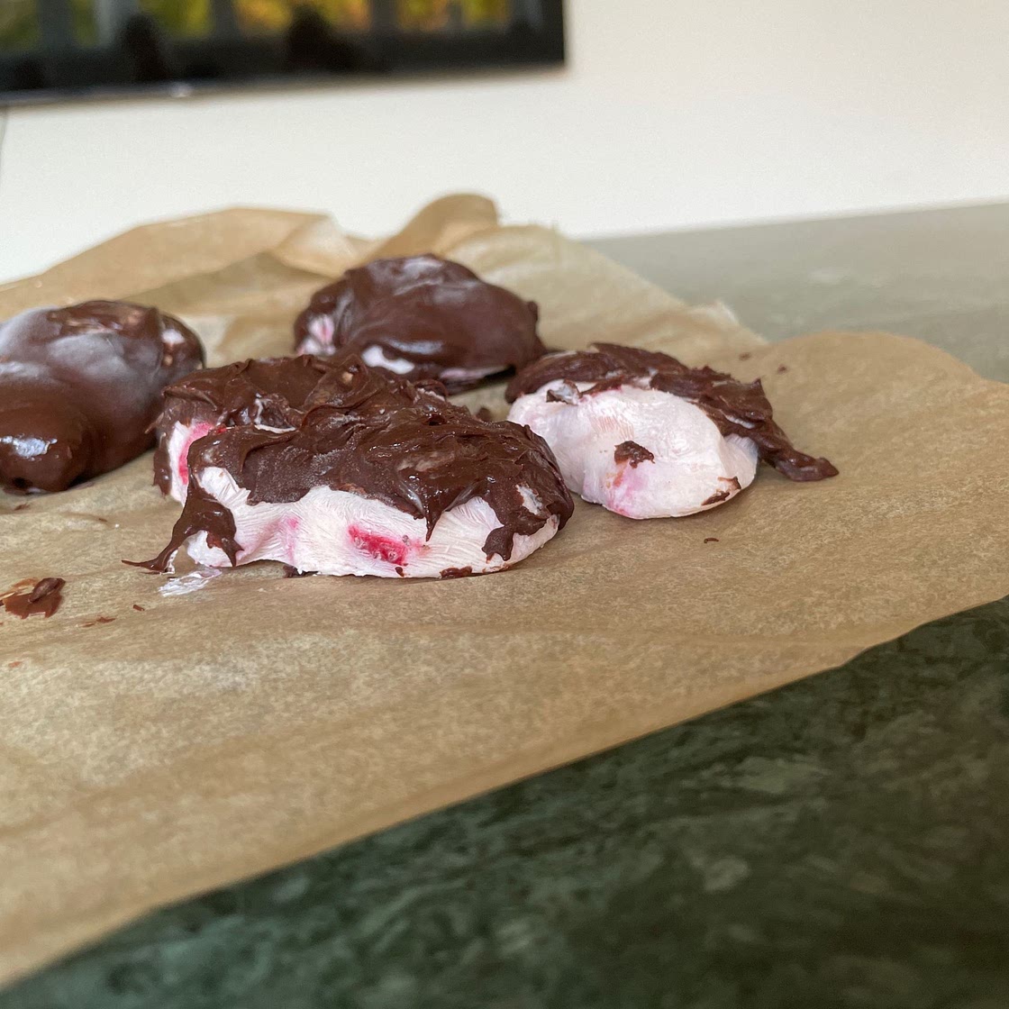 FROZEN STRAWBERRY CHOCOLATES