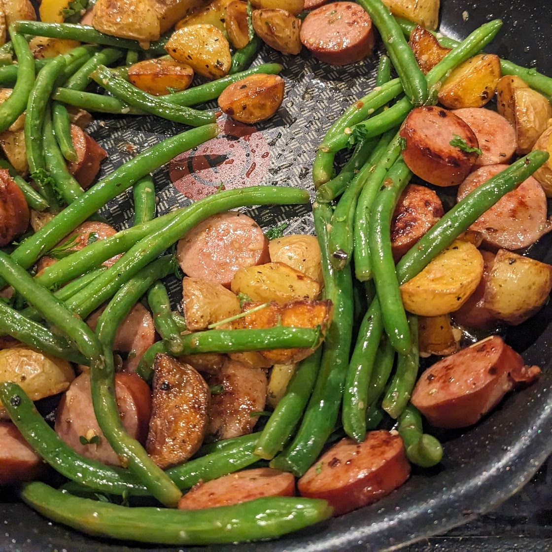 Smoked Sausage with Potatoes and Green Beans