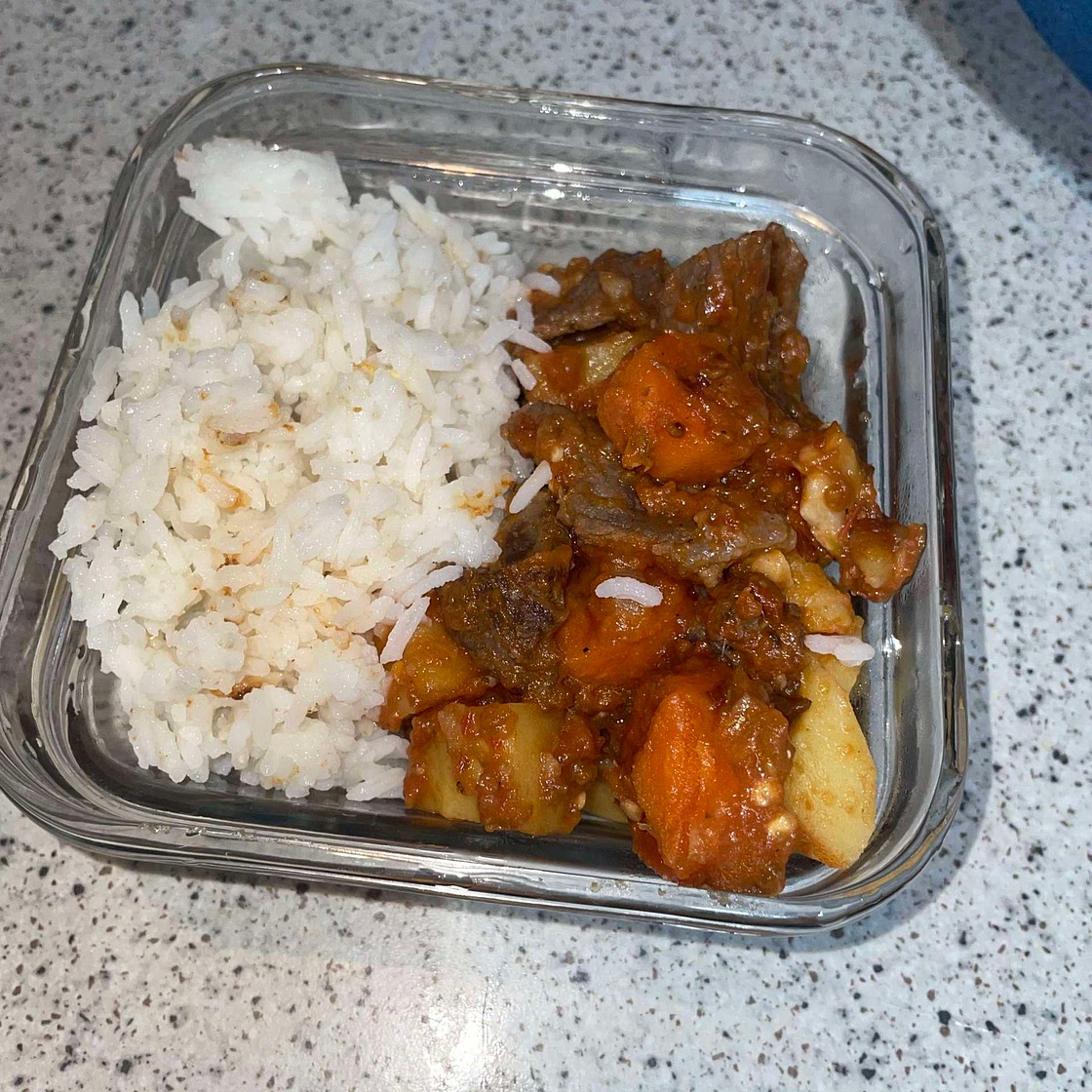 Carne con verdura en caldillo