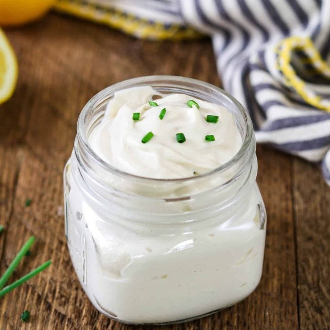 5-Ingredient Vegan Sour Cream