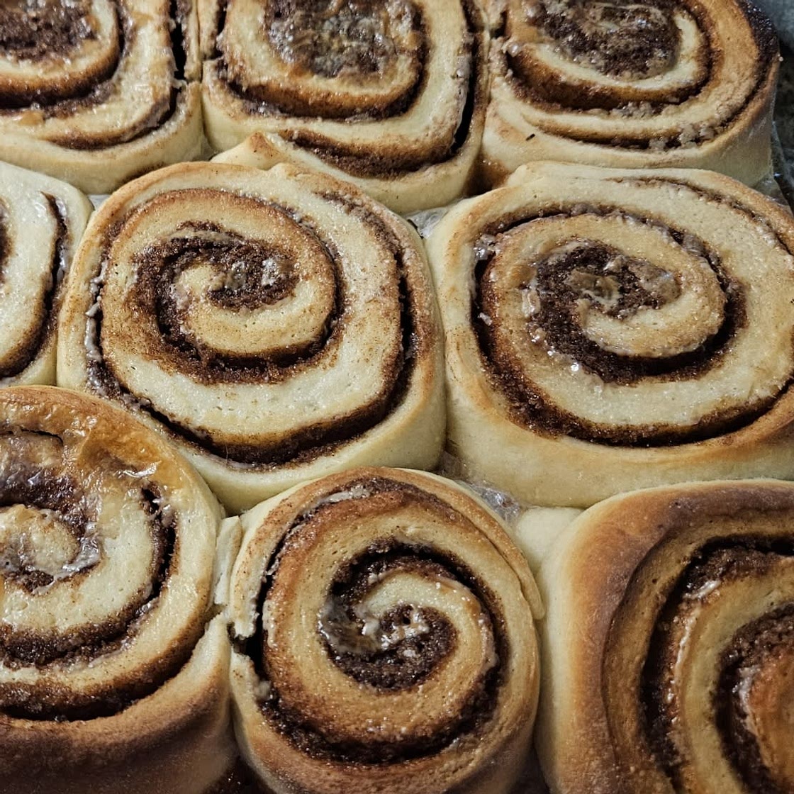 Homemade Cinnamon Rolls {Cinnabon Copycat}
