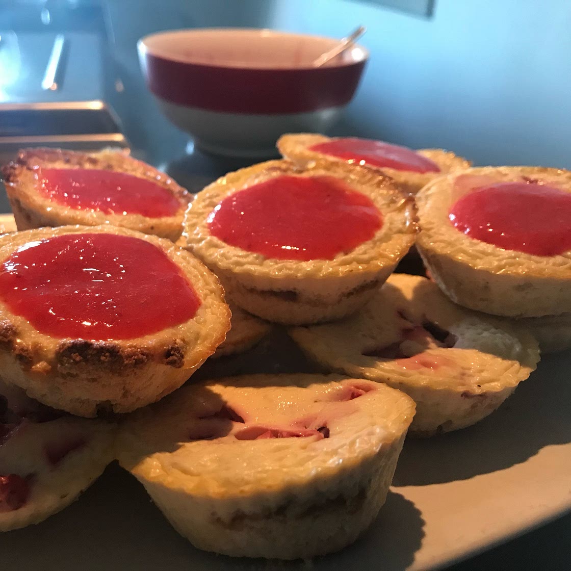 50 calorie mini strawberry cheesecakes