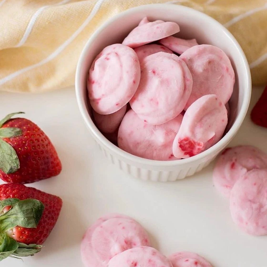 Strawberry Frozen Yogurt Bites