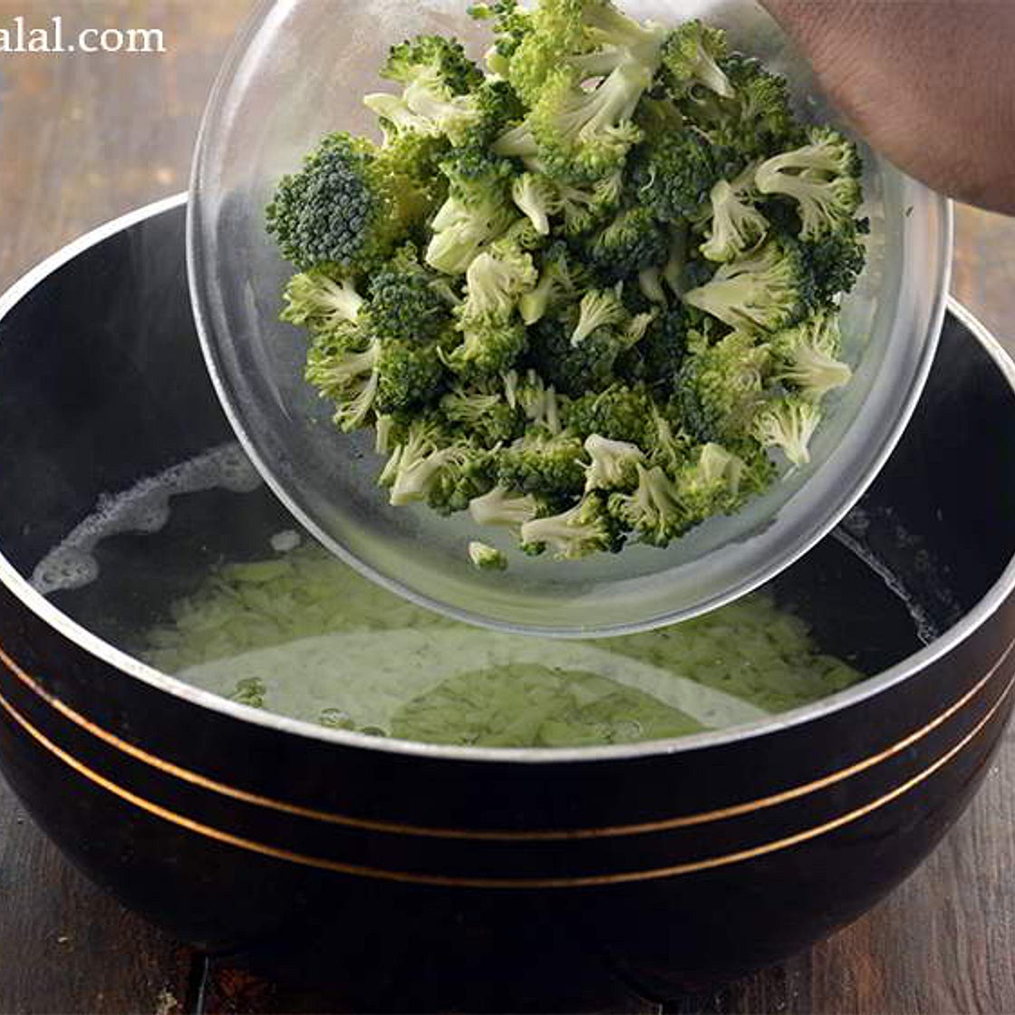 broccoli almond soup recipe | protein rich soup | healthy almond broccoli soup |