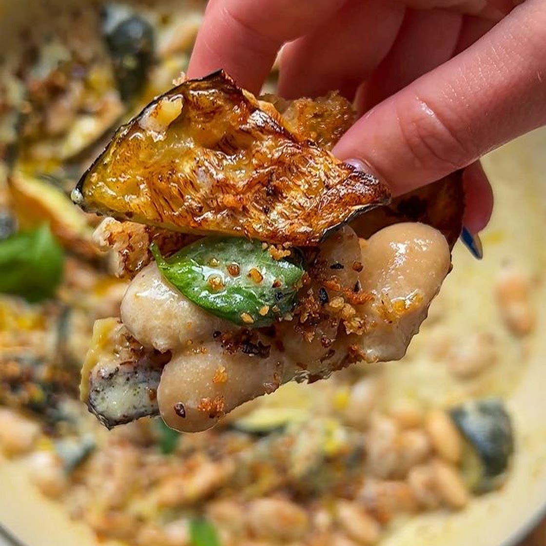 CREAMY GARLICKY COURGETTE AND BUTTERBEAN BOWL 💚