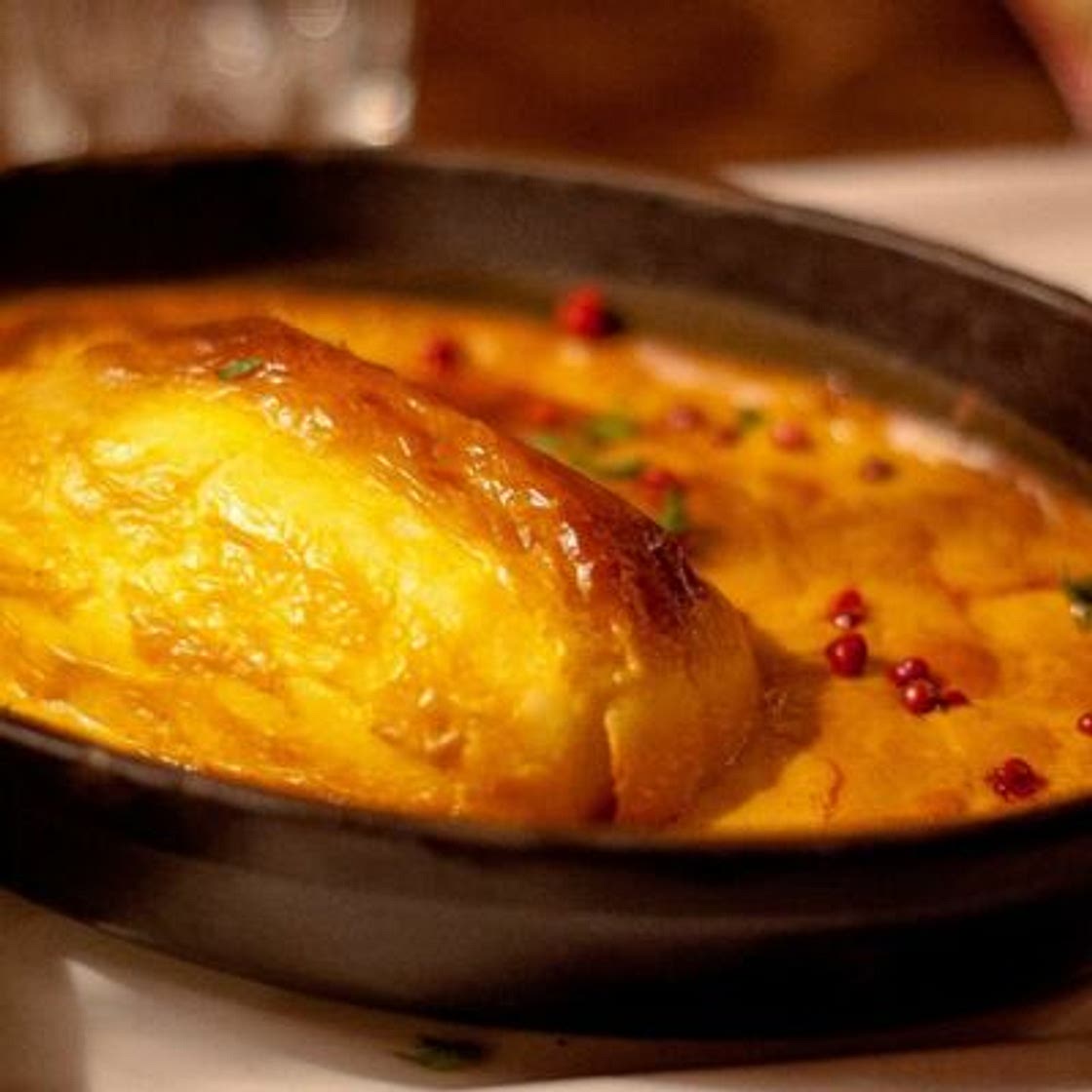 Quenelles gratinées à la sauce tomate