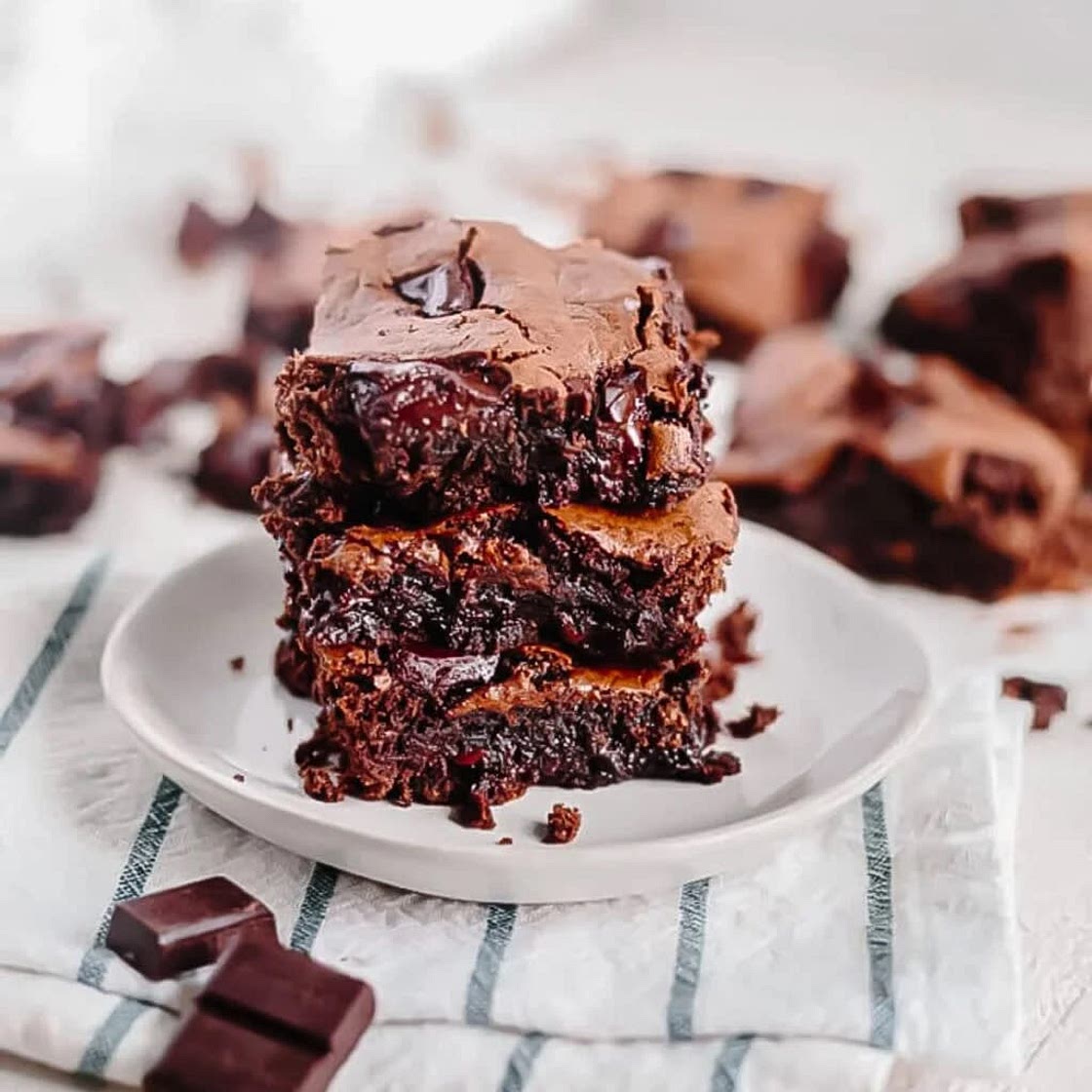 Healthy FUDGY PALEO BROWNIES