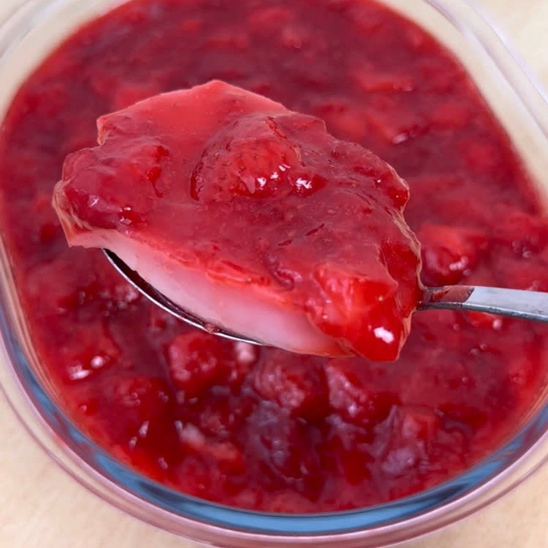 NO BAKE STRAWBERRY DESSERT
