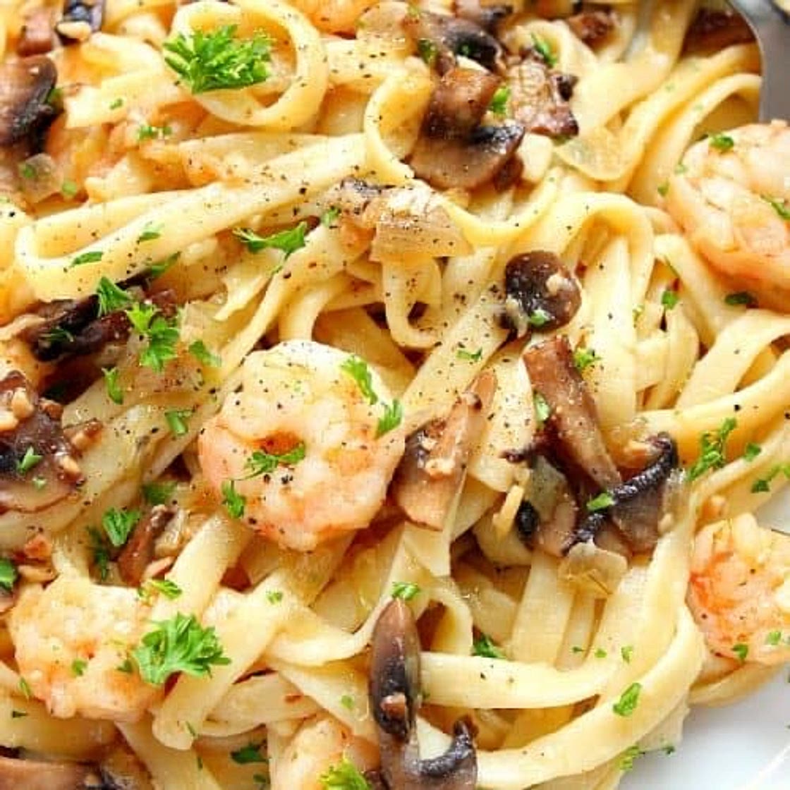 Garlic Butter Mushroom Shrimp Pasta