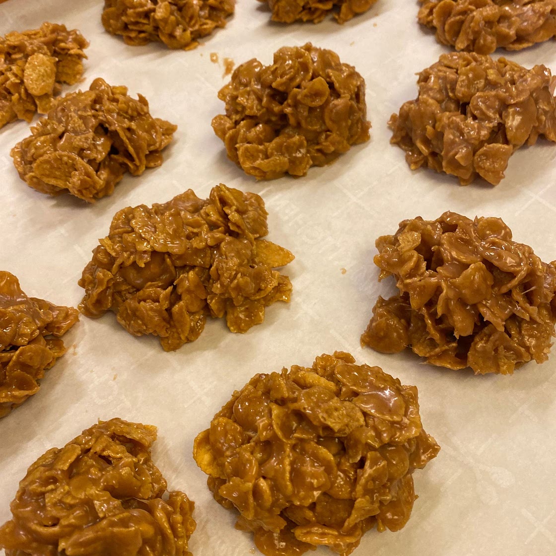 Peanut Butter Cornflake Cookies (no bake)