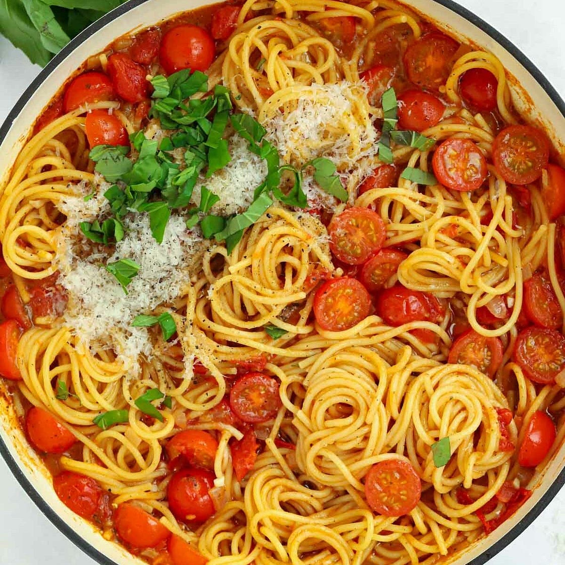 Tomato Pasta {Easiest ONE POT Recipe!}
