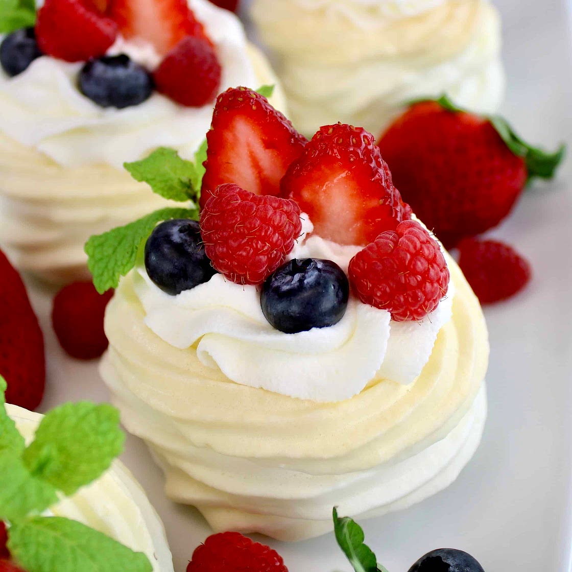 Keto Mini Pavlovas