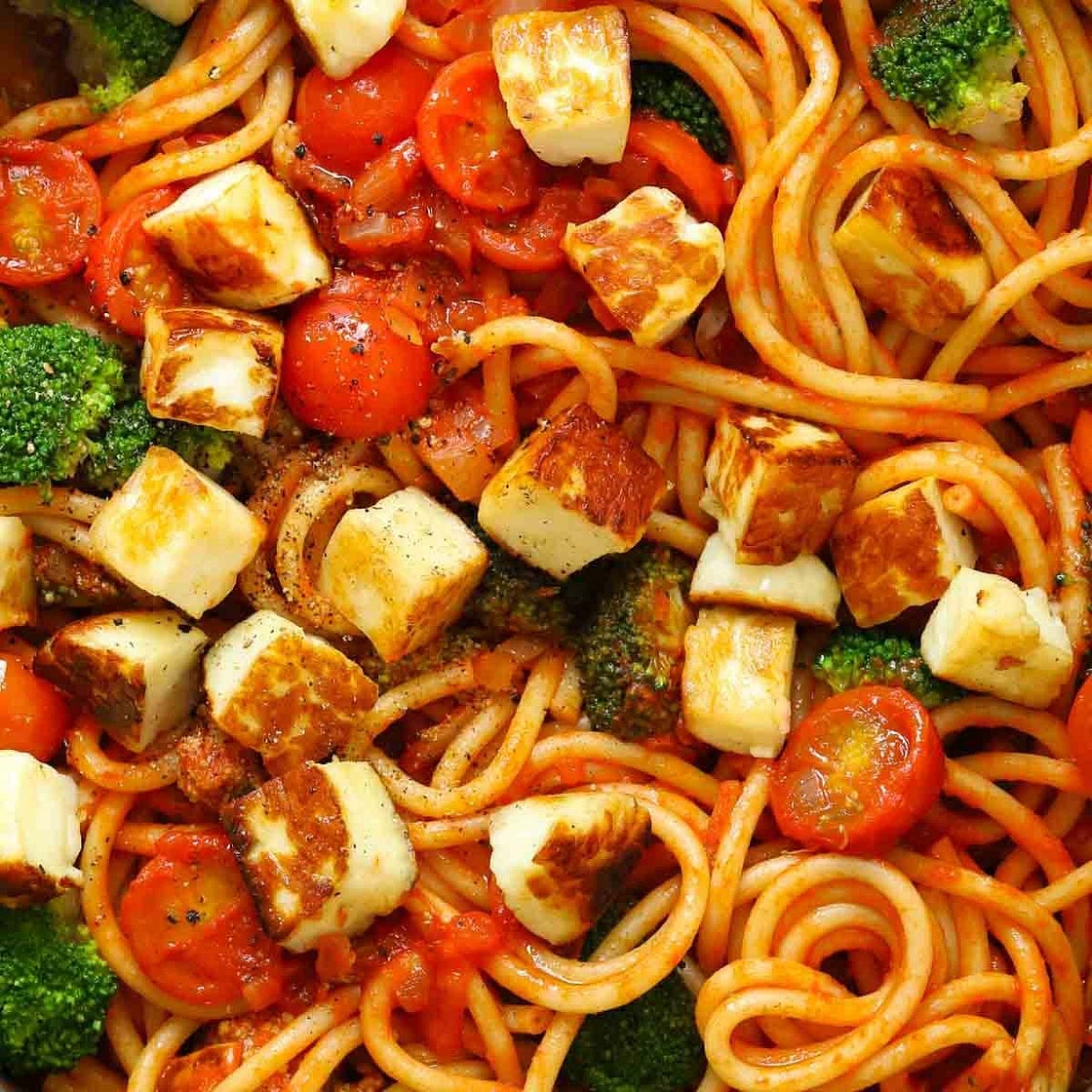 Halloumi Pasta {15 Minute Meal}