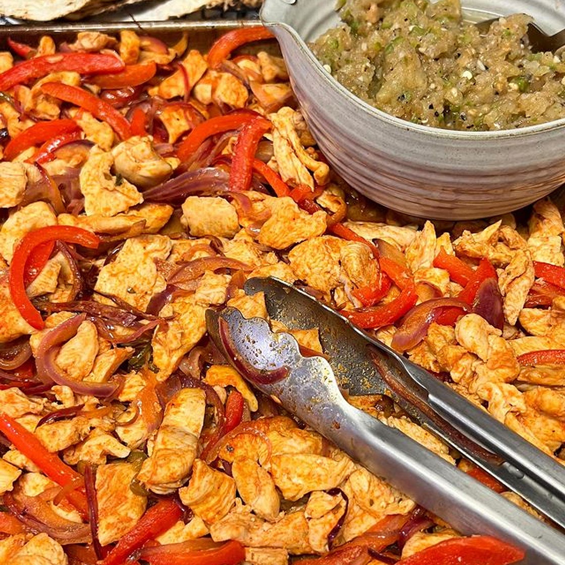 EASY SHEET PAN FAJITAS