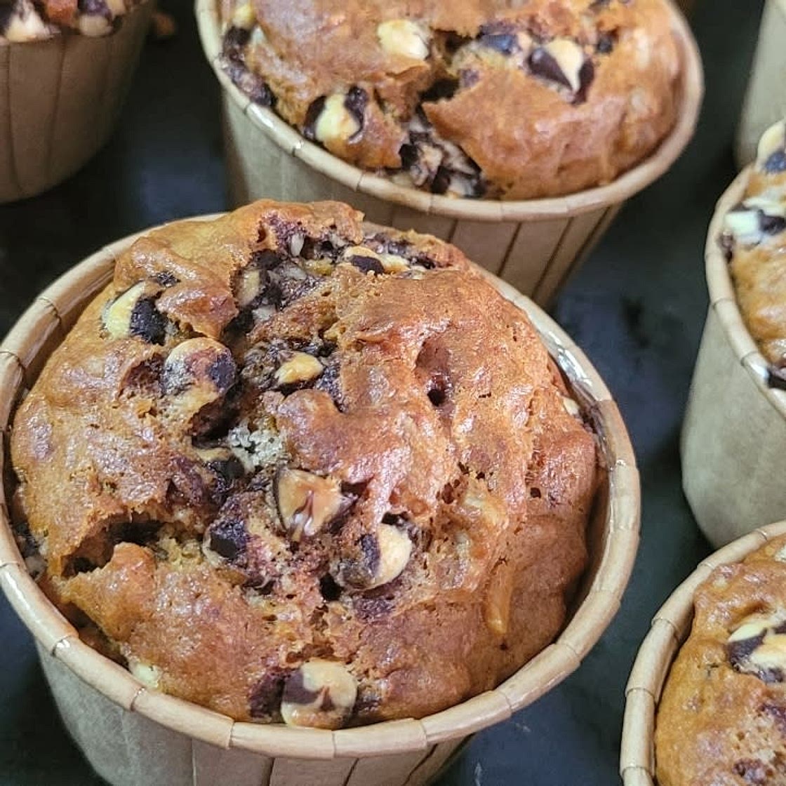 Easy Banana Muffins with Chocolate Chips