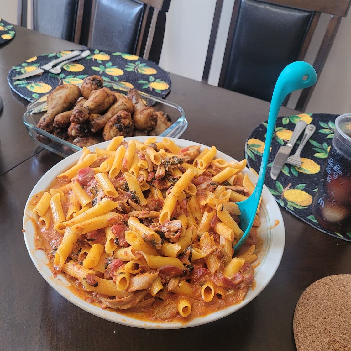Chicken and Bacon Pasta with Spinach and Tomatoes in Garlic Cream Sauce