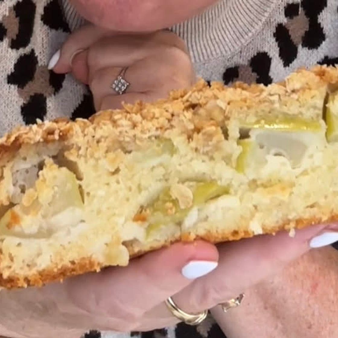 Apple Crumble Cake