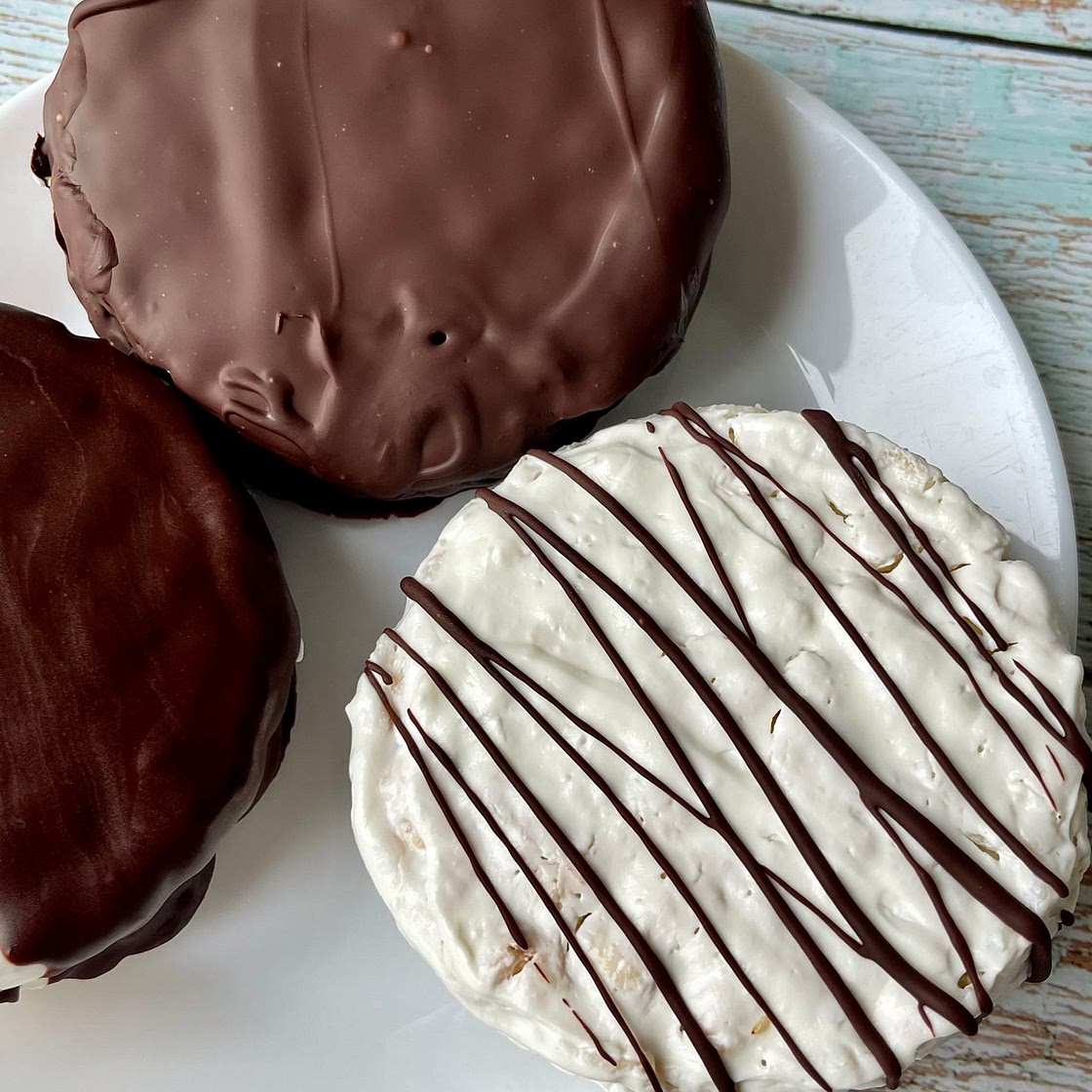 Chocolate Rice-Cake Sandwiches 