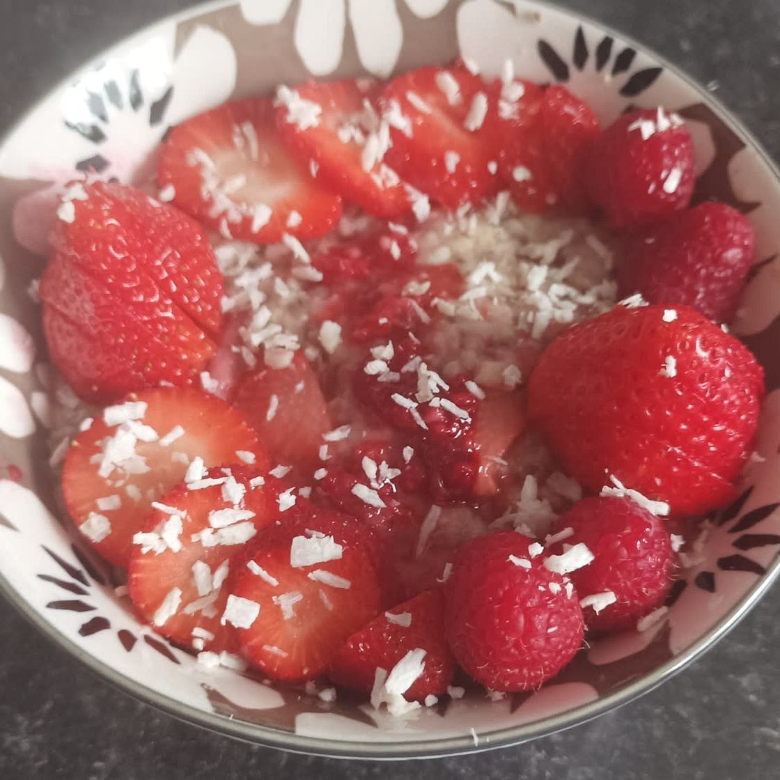 Berries & Cream Oatmeal Bowl