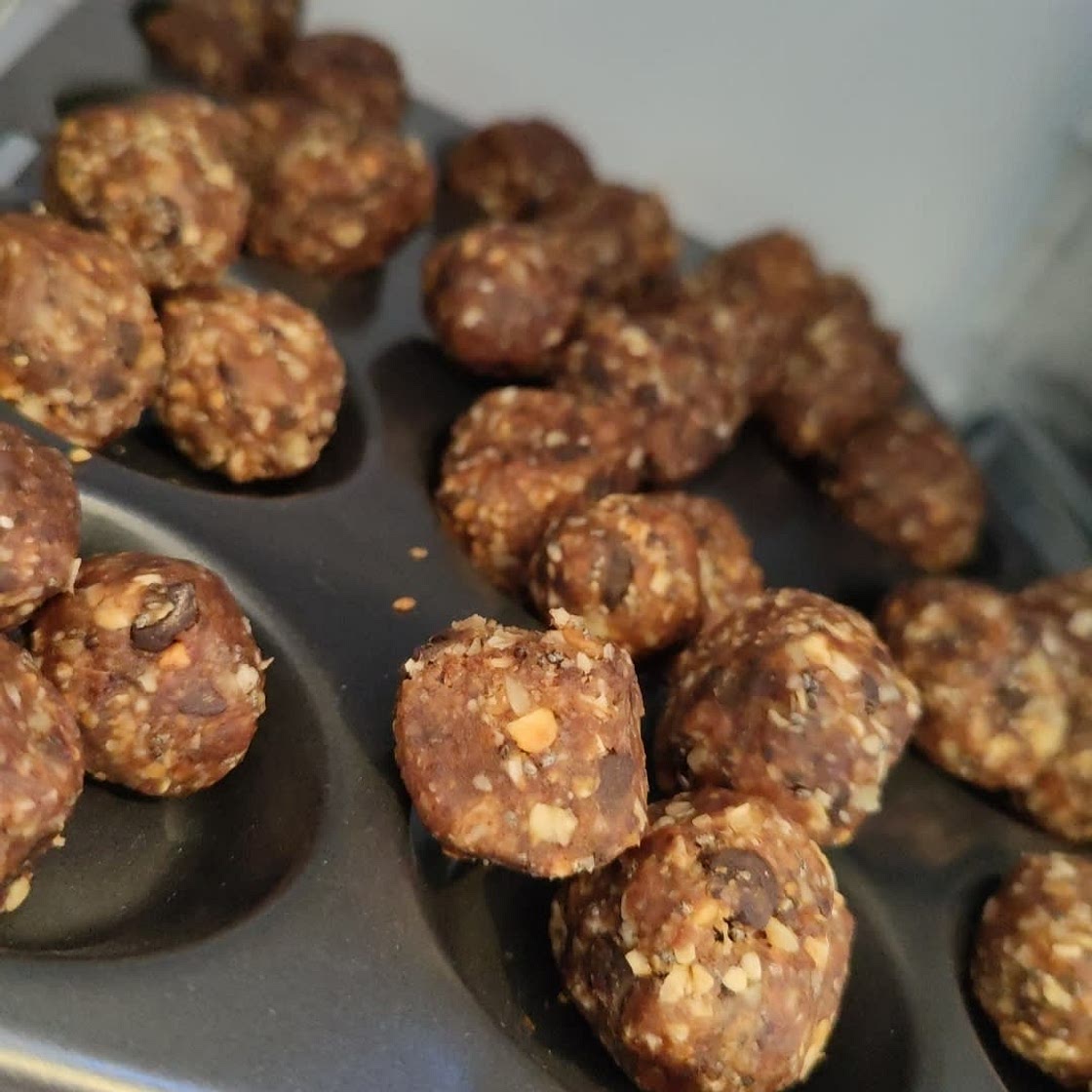 5 Ingredient Peanut Cup Energy Bites