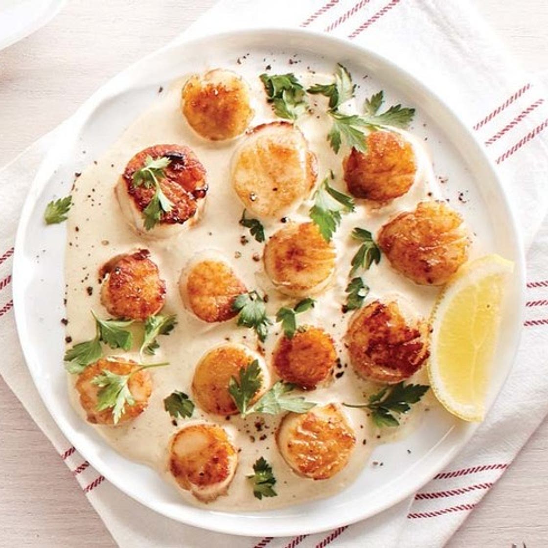 Seared Scallops with Lemon Cream Sauce