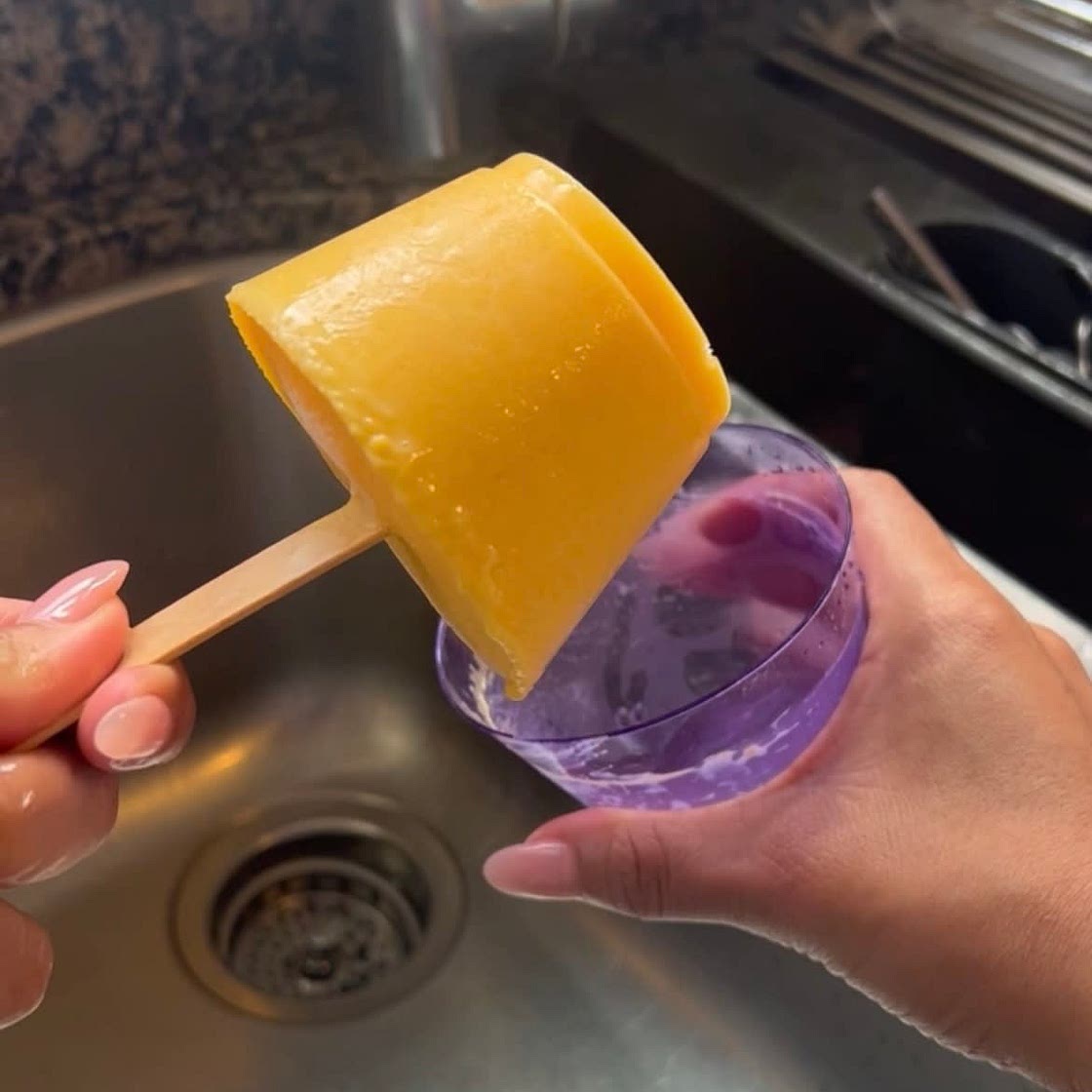 PALETAS DE COCO Y MANGO 