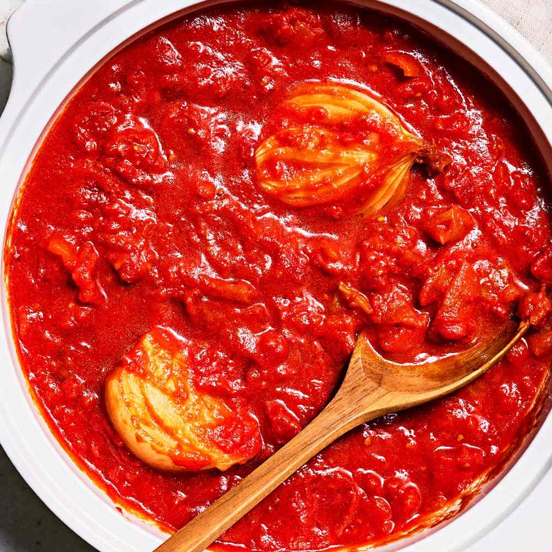 Tomato Sauce with Onion and Butter