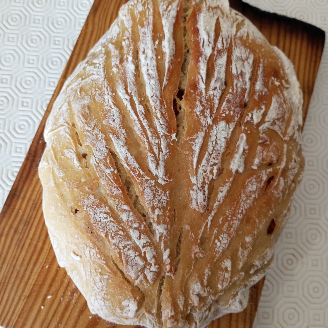 Homemade bread with chorizo / Pão caseiro com chouriço