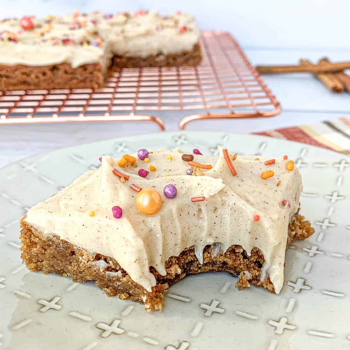 Cinnamon Roll Bars