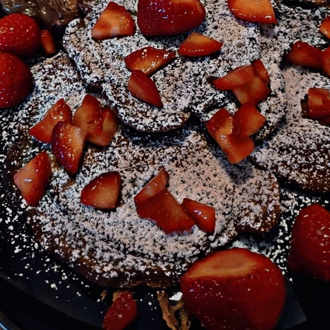 Nutella Strawberry Pancakes