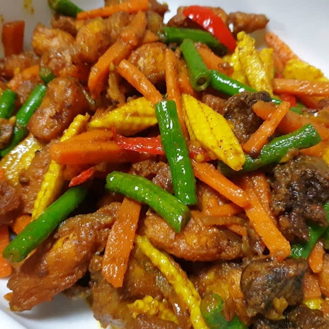 Ayam Tumis Goreng Kunyit