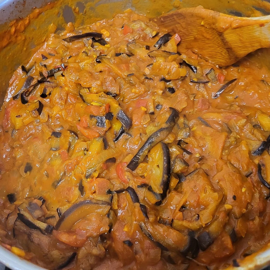 Roasted aubergine & tomato curry
